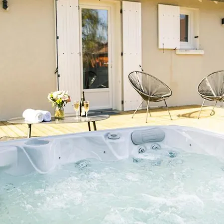 Avec Spa, Terrasse Et Grand Jardin Au Coeur Des Vignobles Historiques - Fr-1-489-513 Saulcet