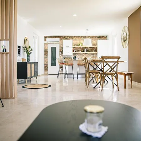 Avec Spa, Terrasse Et Grand Jardin Au Coeur Des Vignobles Historiques - Fr-1-489-513